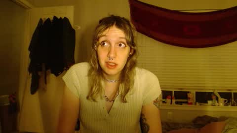 Snapshot of soffpurr chatting on 10/30/25, 05:20 Lilytea online show from 10/30/25, 05:20