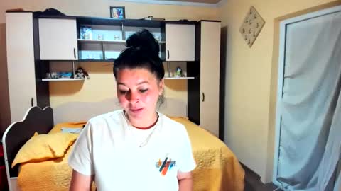 Snapshot of soffy_skye chatting on 05/26/26, 05:03 Soffy online show from 05/26/26, 05:03