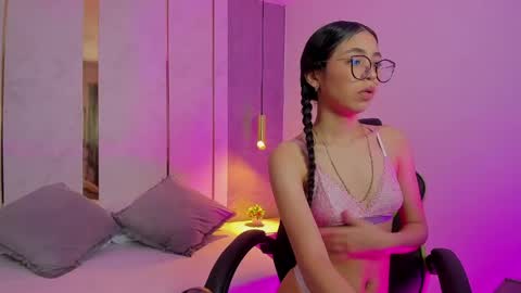 S O F I  online show from 06/03/26, 07:19