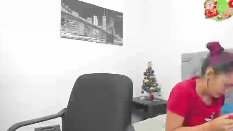 Snapshot of sofi_and_santy chatting on 01/06/26, 12:58 SOFI AND SANTY online show from 01/06/26, 12:58