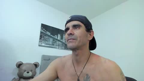 Snapshot of sofi_and_santy chatting on 02/26/26, 01:15 SOFI AND SANTY online show from 02/26/26, 01:15