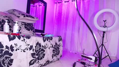 Sofia online show from 01/28/25, 03:04