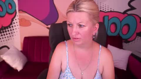 Snapshot of sofi_moonnn chatting on 08/08/26, 12:29 Sofi online show from 08/08/26, 12:29