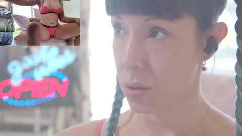 Snapshot of sofi_mora chatting on 09/16/25, 01:56 Sofi Mora online show from 09/16/25, 01:56