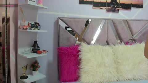 Sofi Noa online show from 03/12/25, 11:20