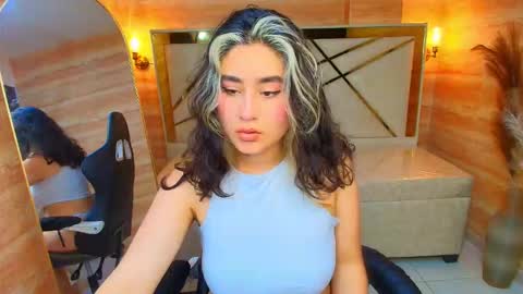 Snapshot of sofi_r_ chatting on 12/04/25, 07:55 sofi_r_ online show from 12/04/25, 07:55