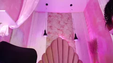 Snapshot of sofi_thomas_ chatting on 06/26/26, 11:36 Sofia online show from 06/26/26, 11:36