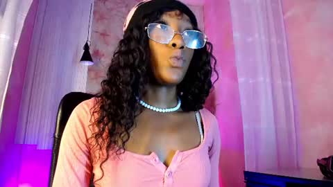 Snapshot of sofi_thomas_ chatting on 07/25/26, 11:30 Sofia online show from 07/25/26, 11:30