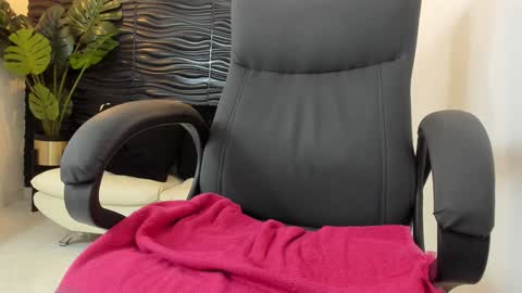 Snapshot of sofia44 chatting on 01/10/25, 01:10 Skarlett online show from 01/10/25, 01:10