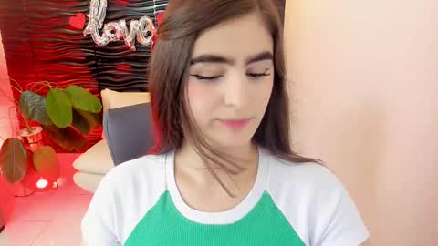 Snapshot of sofia44 chatting on 09/12/25, 12:49 Skarlett online show from 09/12/25, 12:49