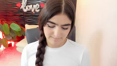 Snapshot of sofia44 chatting on 09/20/25, 12:50 Skarlett online show from 09/20/25, 12:50