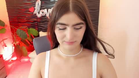 Snapshot of sofia44 chatting on 10/07/25, 01:08 Skarlett online show from 10/07/25, 01:08