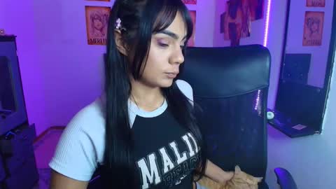 Snapshot of sofia_20_20 chatting on 04/13/26, 01:00 Sofia online show from 04/13/26, 01:00