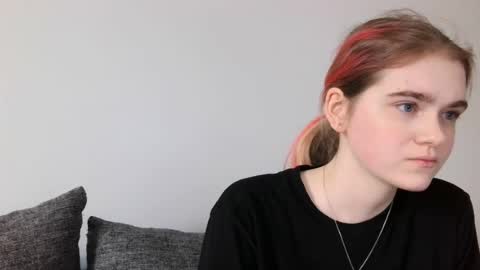 sofia bloomm online show from 06/18/26, 08:36