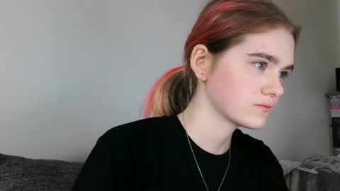sofia bloomm online show from 06/18/26, 09:14