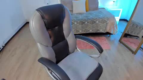 sofia_collen_ online show from 10/22/25, 08:08