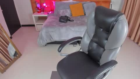 sofia_collen_ online show from 11/28/25, 02:58