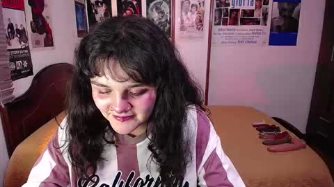 Sofi online show from 11/18/25, 09:08