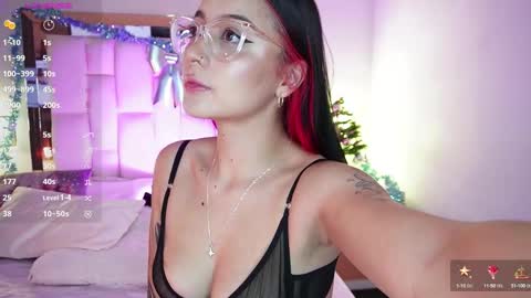 Snapshot of sofia_dream7 chatting on 12/26/24, 11:43 Sofi online show from 12/26/24, 11:43