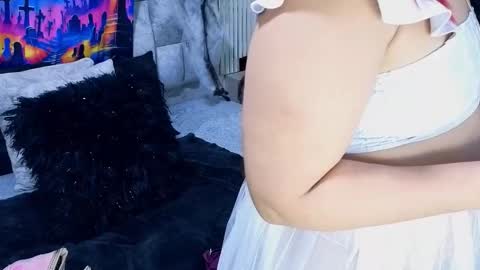 sofia gutierrez   online show from 10/31/25, 11:17