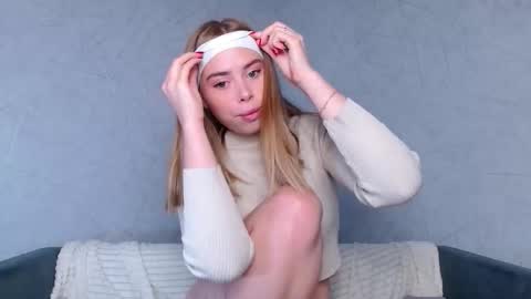 Sofia here online show from 09/29/25, 12:27