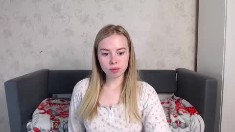 Sofia here online show from 02/01/26, 11:58