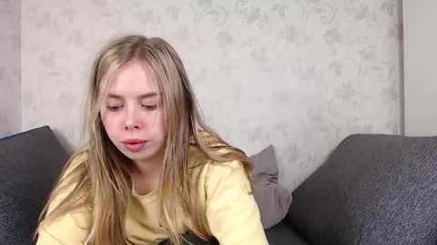 Sofia here online show from 03/17/26, 12:04