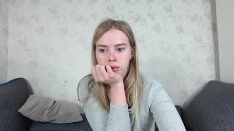 Snapshot of sofia_here chatting on 04/22/26, 12:02 Sofia here online show from 04/22/26, 12:02
