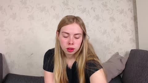 Snapshot of sofia_here chatting on 04/30/26, 12:06 Sofia here online show from 04/30/26, 12:06