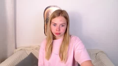 Sofia here online show from 06/22/26, 12:02