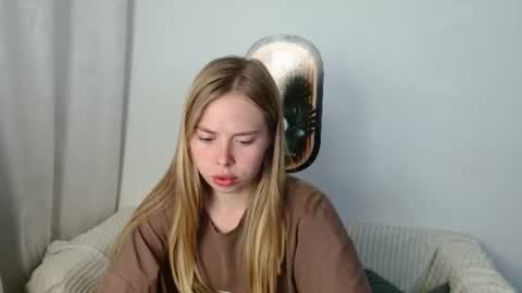 Sofia here online show from 06/23/26, 11:58