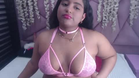 Snapshot of sofia_hernandeez_ chatting on 06/26/26, 08:35 Sofi online show from 06/26/26, 08:35
