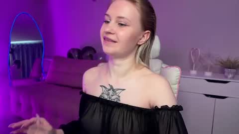 Sofia online show from 06/16/26, 04:04