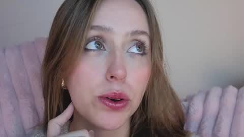 Snapshot of sofia_palacios_ chatting on 01/13/26, 03:45 online show from 01/13/26, 03:45