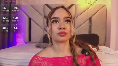 Snapshot of sofia_pamela_ chatting on 04/30/26, 08:57 online show from 04/30/26, 08:57