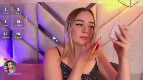 Snapshot of sofia_pamela_ chatting on 05/22/26, 06:57 online show from 05/22/26, 06:57