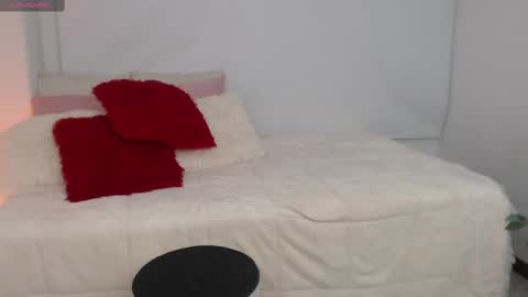Snapshot of sofia_perez___ chatting on 09/27/25, 09:20 Sofi online show from 09/27/25, 09:20