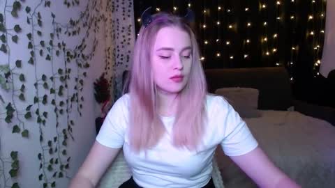 sofia_rosemary online show from 02/02/25, 11:40