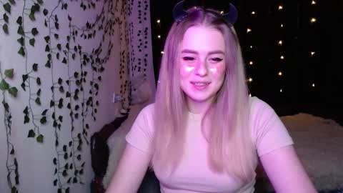 sofia_rosemary online show from 03/11/25, 03:02