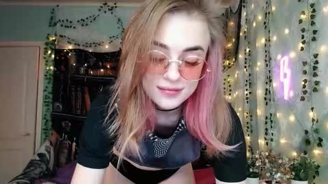 Snapshot of sofia_rosemary chatting on 02/05/26, 12:32 sofia_rosemary online show from 02/05/26, 12:32