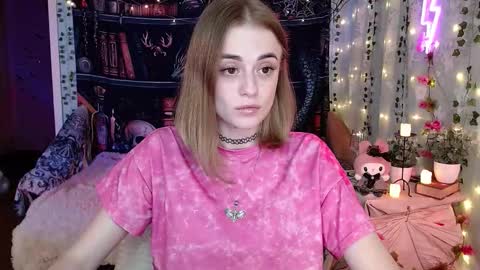Snapshot of sofia_rosemary chatting on 03/23/26, 02:32 sofia_rosemary online show from 03/23/26, 02:32