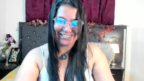 sofia_sorceress online show from 11/17/25, 12:16