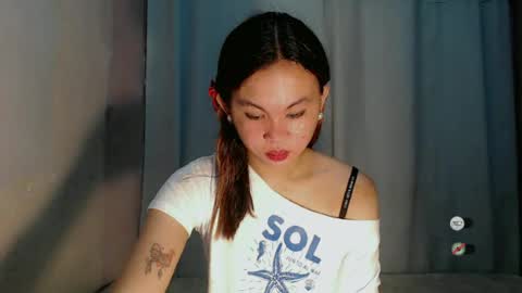 sofia_sweetheart18 online show from 06/11/26, 03:04