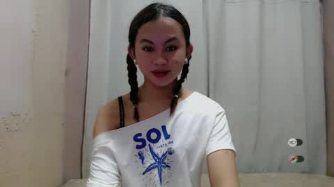sofia_sweetheart18 online show from 06/14/26, 11:51