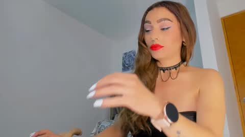 Snapshot of sofia_swett_03 chatting on 03/09/25, 03:11 laura online show from 03/09/25, 03:11