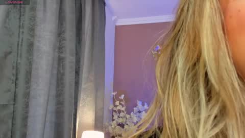 Snapshot of sofia_velvetx chatting on 04/18/26, 07:29 sofia_velvetx online show from 04/18/26, 07:29