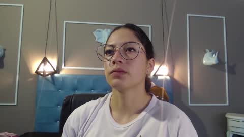 Sofa online show from 11/25/25, 10:59