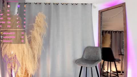 Snapshot of sofia_wilson_ chatting on 01/01/25, 08:58 Sofia Wilson online show from 01/01/25, 08:58