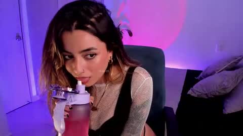 Snapshot of sofia_xgray chatting on 03/05/25, 09:15 Sofia online show from 03/05/25, 09:15