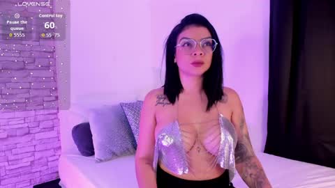 sofiaalarson online show from 05/07/26, 03:12